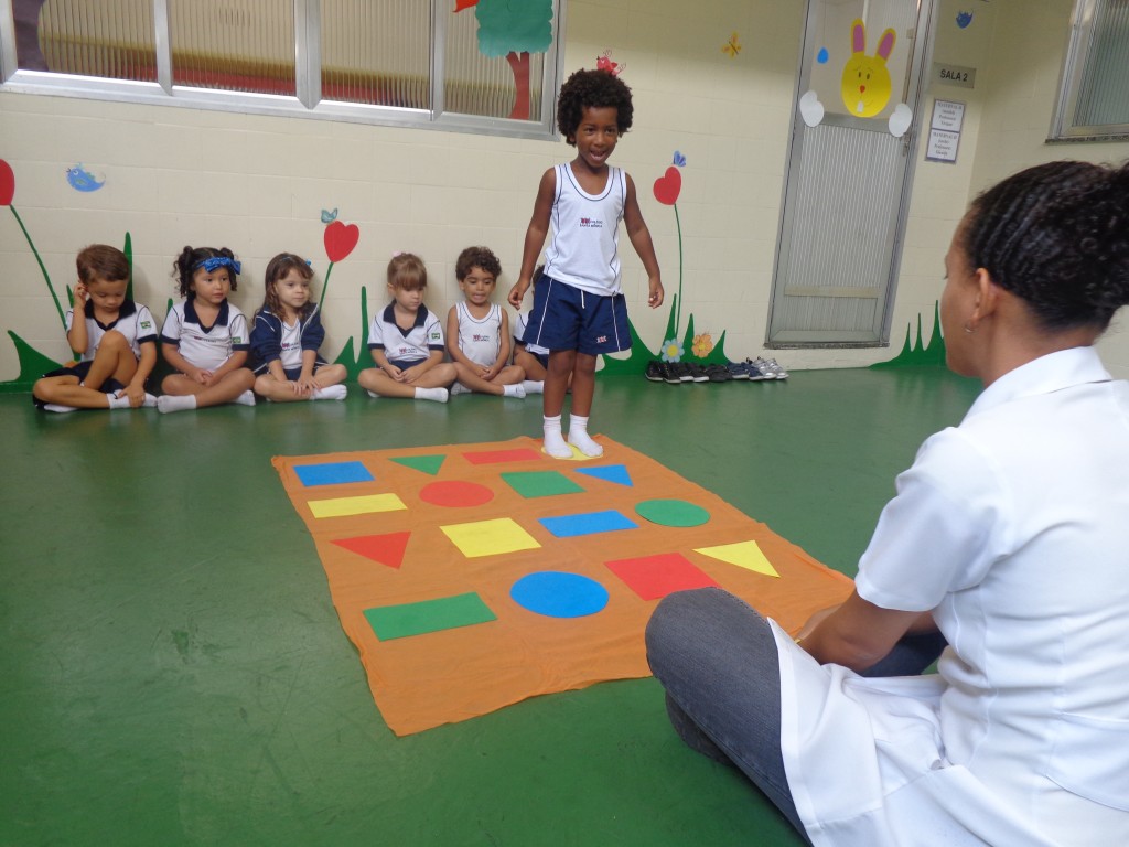 COLÉGIO SANTA MÔNICA-FORMAS GEOMÉTRICAS-EDUCAÇÃO INFANTIL ...